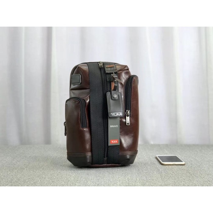 TAS TUMI SELEMPANG SARATOGA LEATHER BARU / TM SARATOGA