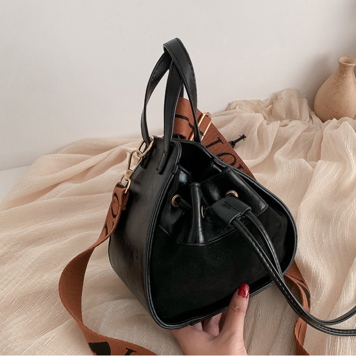 TFT AX8996 E4038 B1836 C0009 DTF02145 (1 KG MUAT 3) Tas Selempang HANDBAG SERUT wanita tas import
