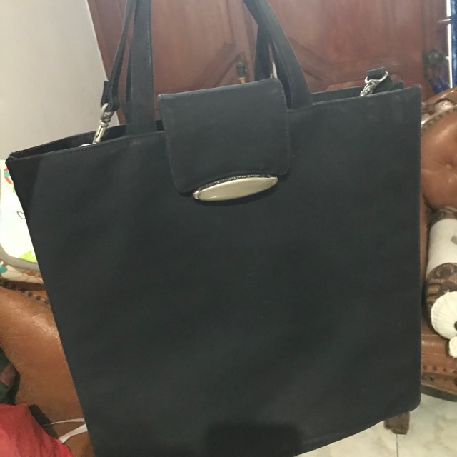Sling hitam benetton