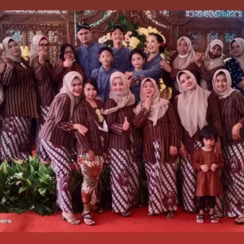 kebaya wanita kebayak tenun lurik# tenun lurik# sorjan lurik#baju khas adat jawa