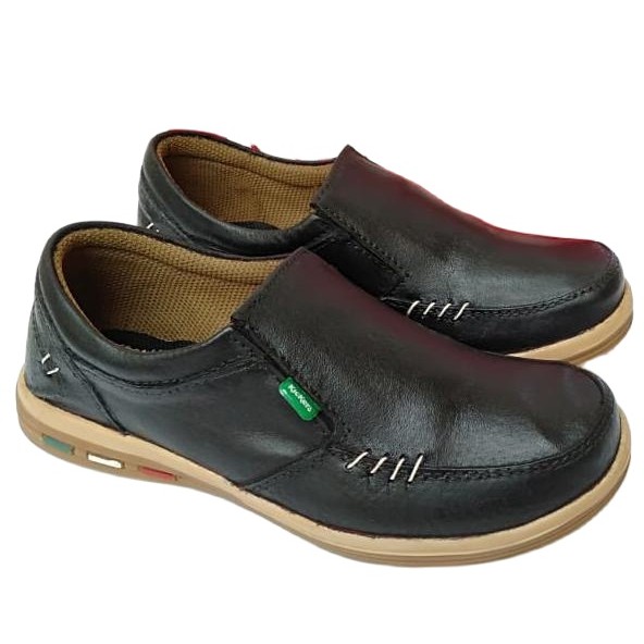 Sepatu kulit pria casual merek kickers handmade slip on asli original kasual hiking tanpa tali murah