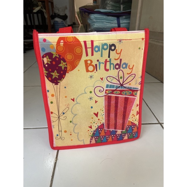

goodie bag spunbond ulang tahun model box alas 22x11