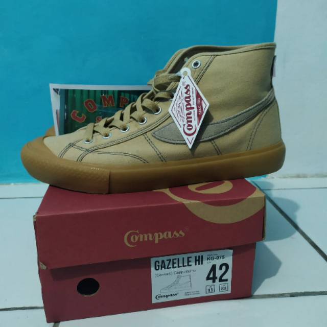 Sepatu compass gazelle cappucino high