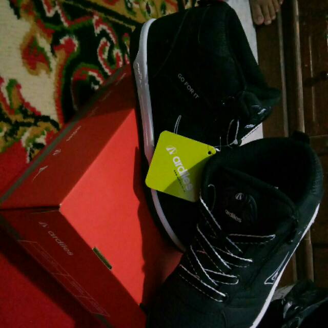 SEPATU SEKOLAH HITAM ARDILES