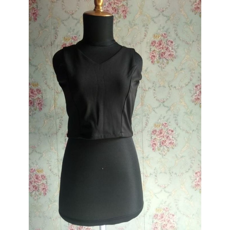 Preloved atasan top crop hitam / preloved atasan wanita / preloved atasan cewek