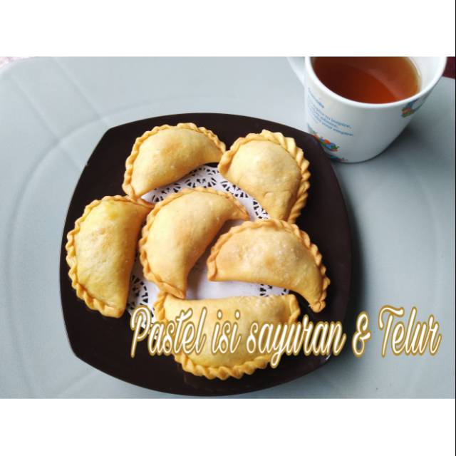 

Pastel isi sayuran dan telur
