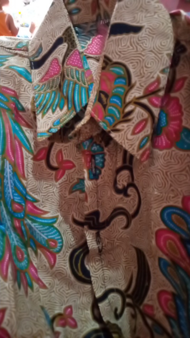 Kemeja Batik Pria Lengan Panjang Motif Kecipir