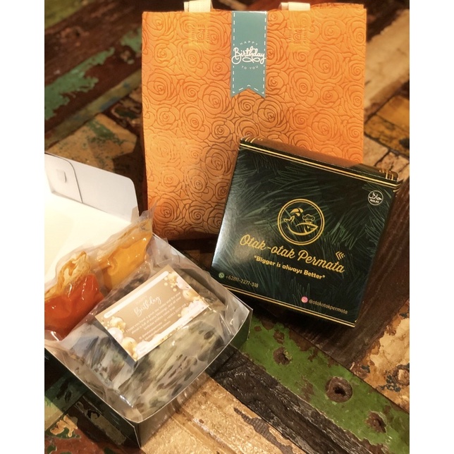 

Hampers Otak - Otak Permata Orange