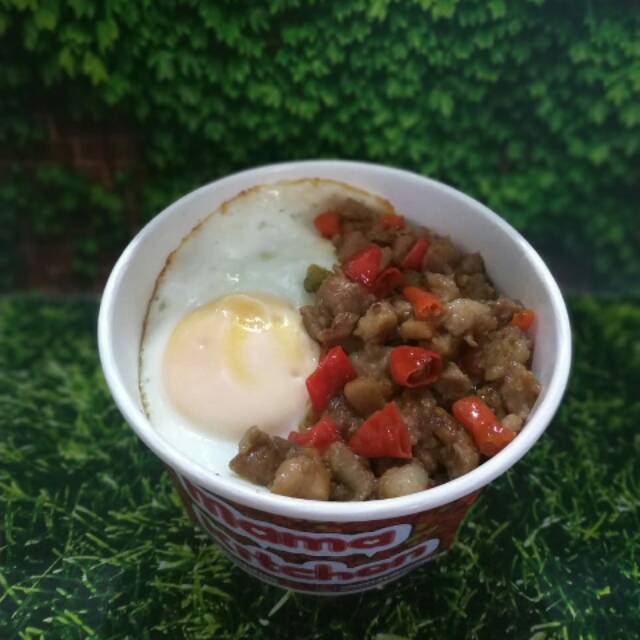 

RICEBOWL AYAM pedas dengan bumbu spesial