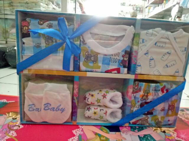 Paket kado bayi,  paket perlengkapan bayi,  Gift box lion,  baju setelan,  paket baju setelan anak