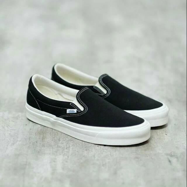 Vans Vault OG Slip On 'Black White'