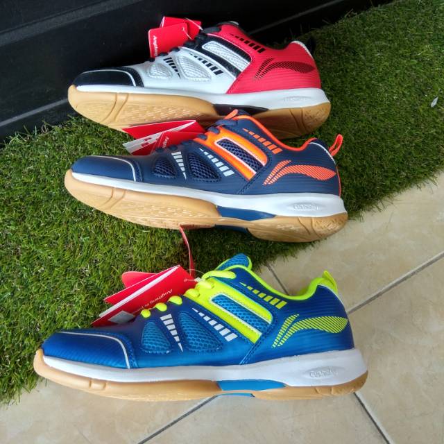 Sepatu badminton lining original attack