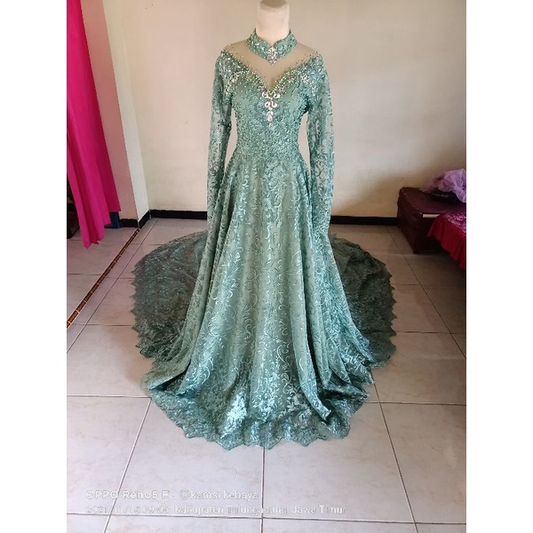 gaun kebaya