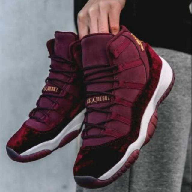 jordan retro 11 maroon