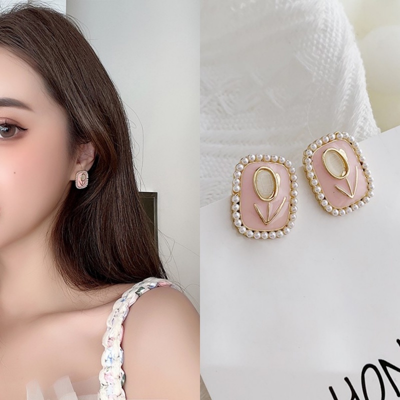 Anting Stud Desain Bunga Tulip Aksen Mutiara Untuk Wanita