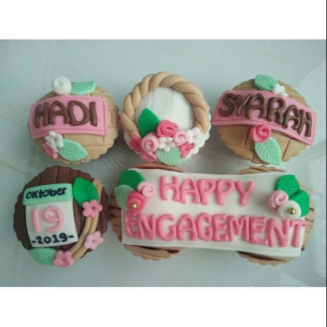 

engagement cake kue lamaran custom 6pc