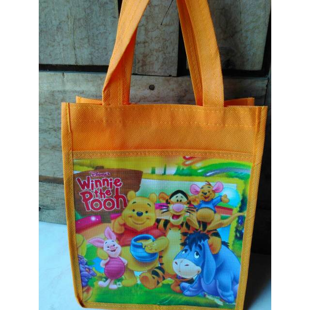 

Tas kartun anak karakter winnie the pooh | tas souvenir murah | goodie bag unik, lucu, terlaris