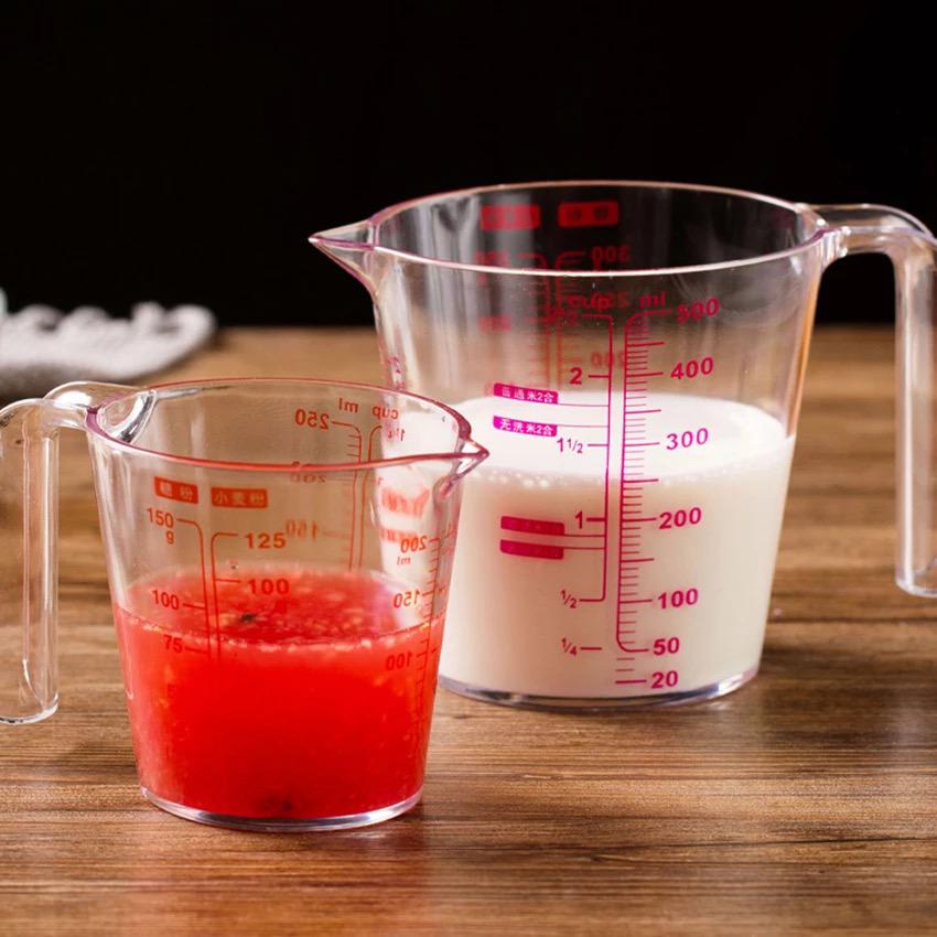 measuring jug plastic 500ml / gelas takar plastik transparan serbaguna 500ml / transparent baking cup vshape / milk cup