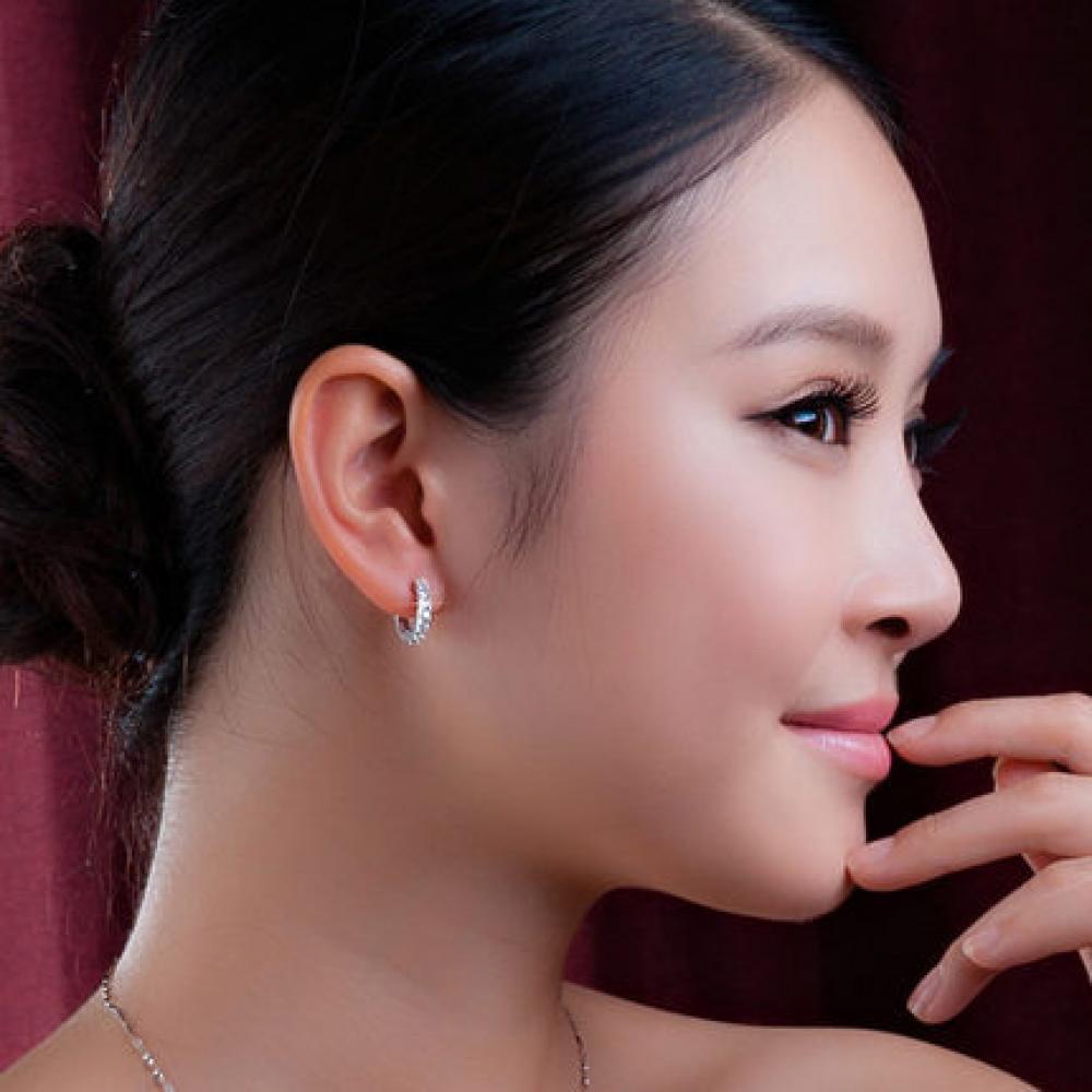 R-flower Hoop Earrings Fashion Lady Perhiasan Pernikahan Berlian Imitasi Kristal