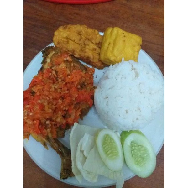 

Halal - Ayam Penyet Paket Komplit - Ready To Eat