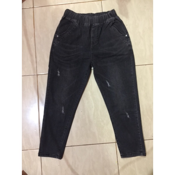 preloved jeans This is April