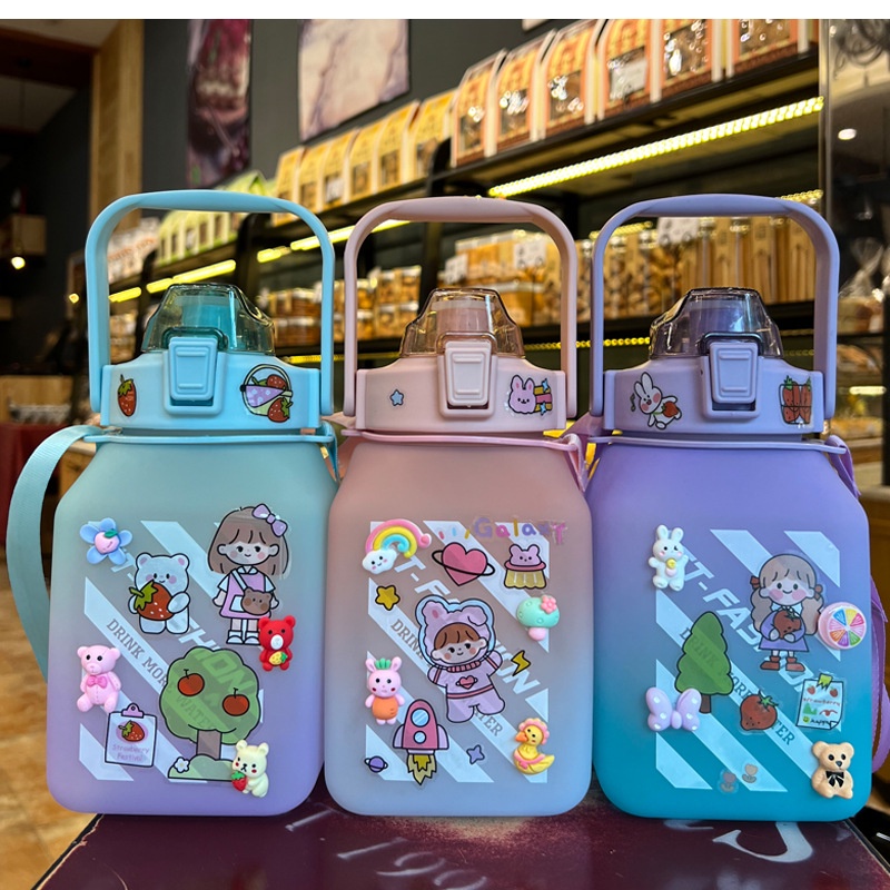 BOTOL MINUM ANAK GEMOY KOTAK 3D VIRAL MURAH WARNA GRADASI PASTEL 1.3 LITER 1300 ML 2D &amp; 3D STICKER BOTOL MINUM ANAK TALI PANJANG