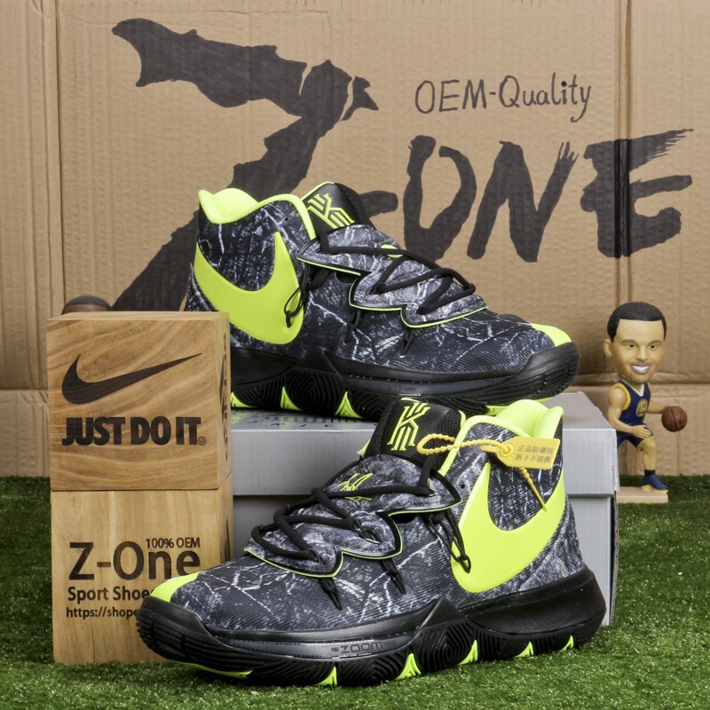 kyrie 5 graffiti mens