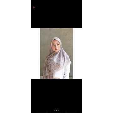 BUTTONSCARVES MEDINA LATTE XL SATIN SQUARE