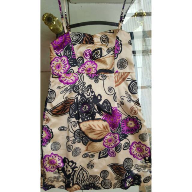 Luna Maya hardware dress