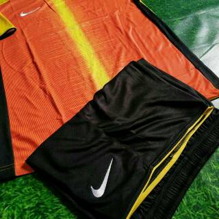 Stelan baju  jersey Futsal  Nike  maroon Hitam Putih Merah 