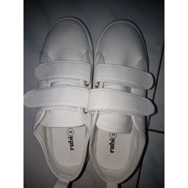 Sepatu Rubi-CARA STRAP SNEAKER PRELOVED