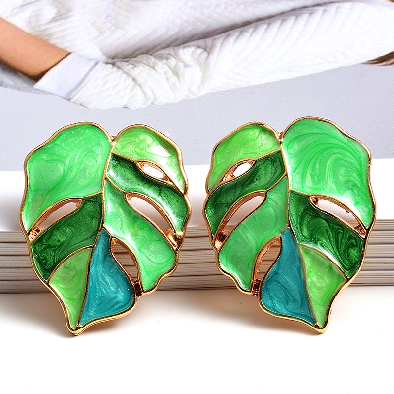 1 Pasang Anting Stud Bentuk Daun Bahan Alloy Untuk Wanita