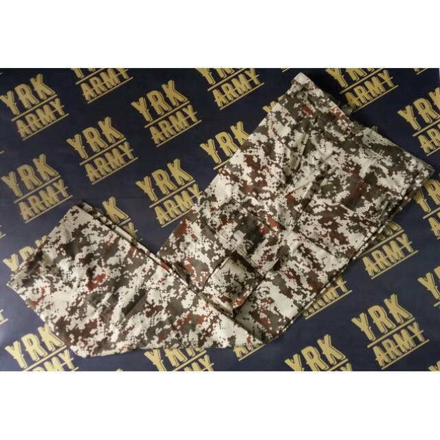 Celana cargo loreng gurun