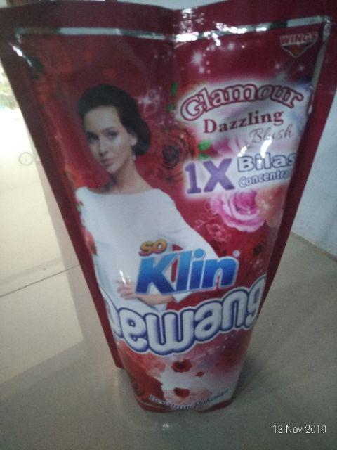 So Klin Pewangi Sekali Bilas 900ml