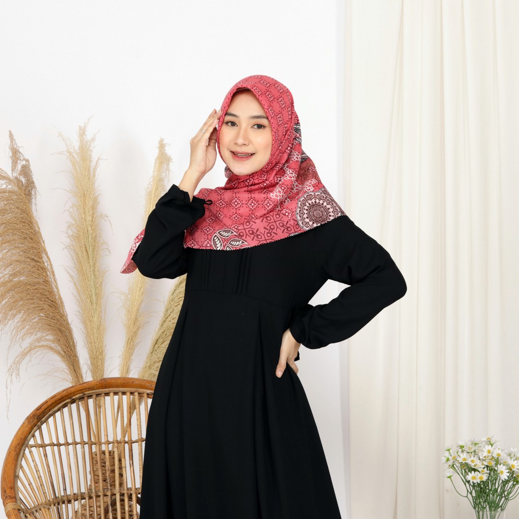 JILBAB MOTIF HIJAB SEGIEMPAT VOAL MOTIF PREMIUM JILBAB PRINT LASERCUT KERUDUNG SEGIEMPAT MOTIF MURAH-Batiq Pink