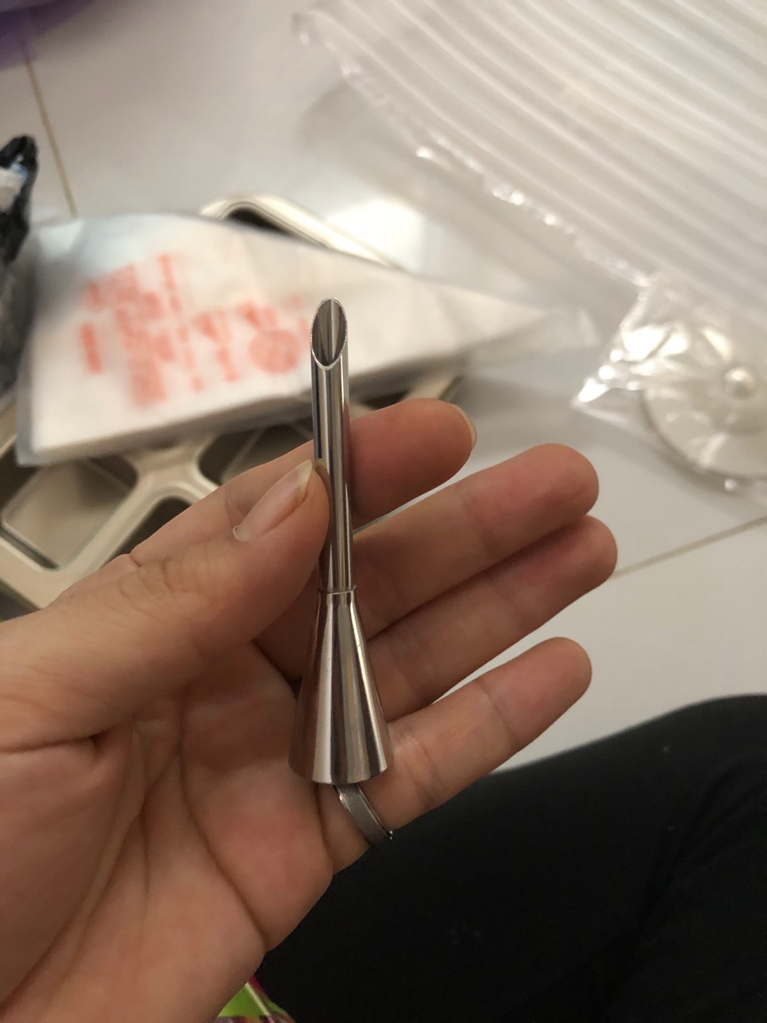 1pcs Cream Puff Mouth Icing Piping Nozzle Tip Stainless Steel Cupcake Puffs Injection Russian Syringe Puff Nozzle Tip Pastry Tool