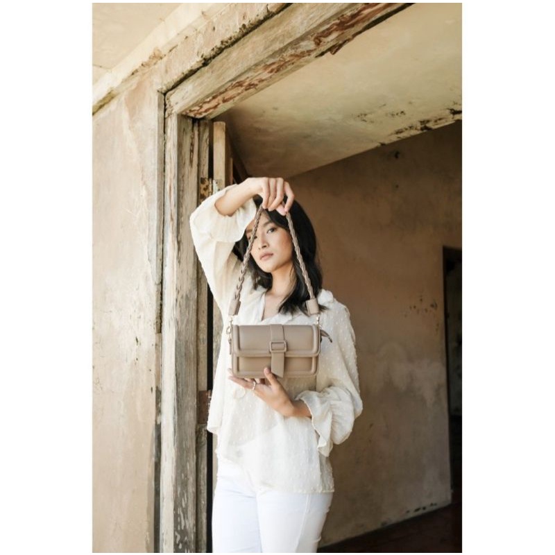 Preloved Daria Knot Bag Dikau Official Warna Taupe