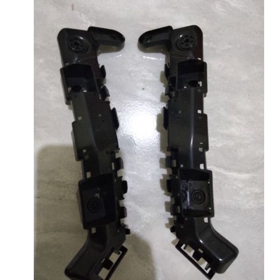 breket /bracket Bumper depan Honda Brv 2016-2020 original