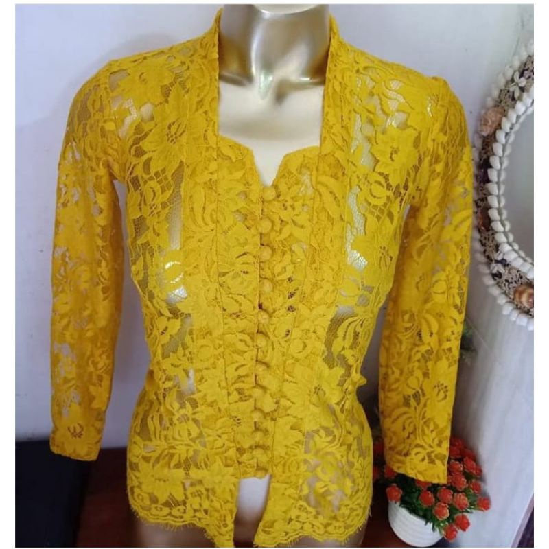 kebaya jadi warna kuning sandat