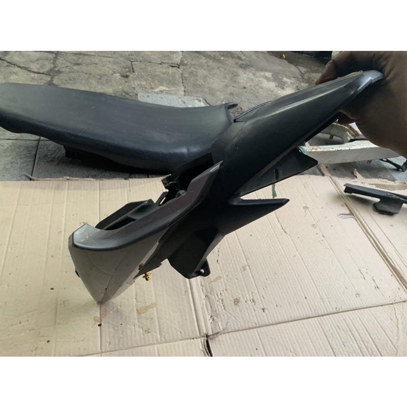 Body belakang dan sayap tangki megapro mono