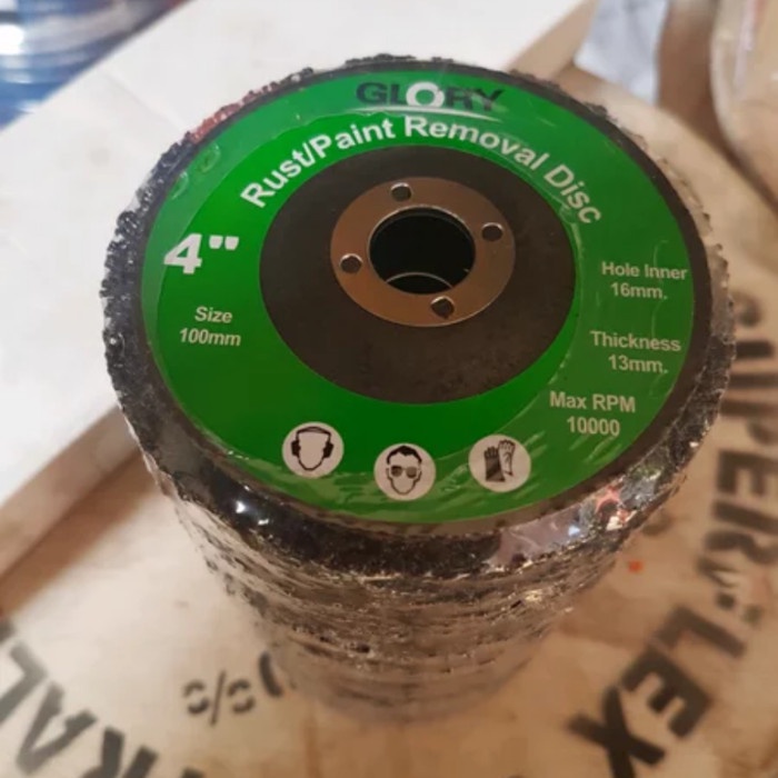 

Pad Mesin Gerinda Penghapus Cat Perontok Karat 4 Inch Glory