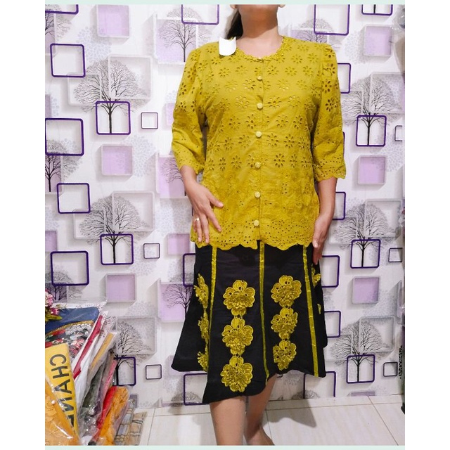 Atasan katun bolong kancing depan 837 standar