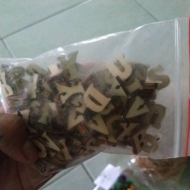 1 Pak Huruf Kayu