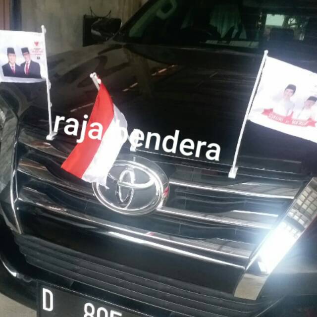 Tiang bendera mobil