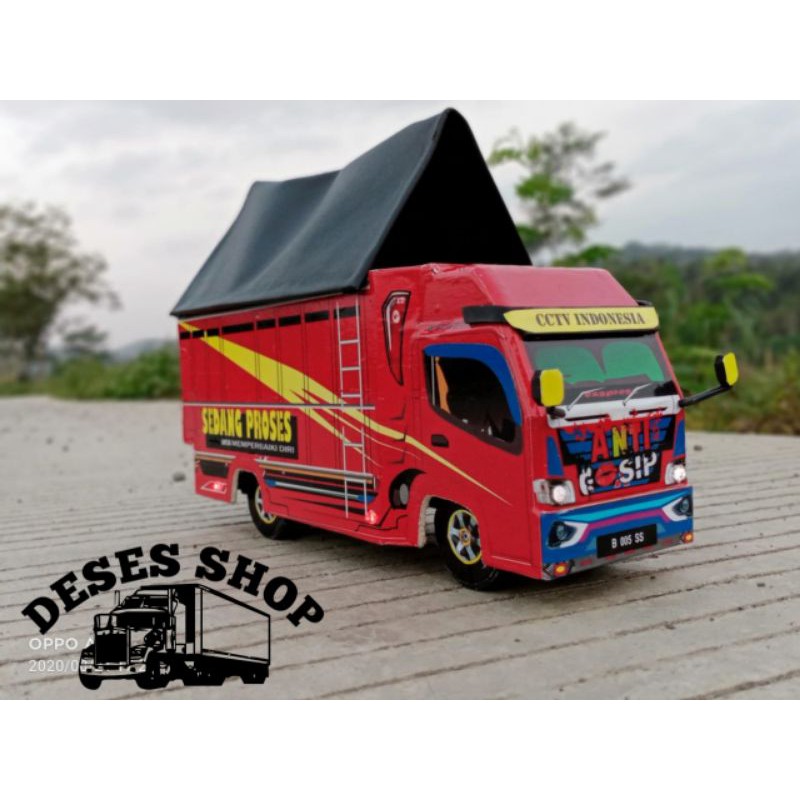 miniatur truck oleng BISA CUSTOM FOTO DAN NAMA DI PINTU BELAKANG