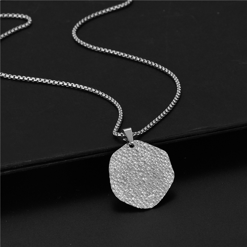 Eropa dan Amerika fashion daun titanium baja liontin fashion sederhana daun kalung sweter jaringan 3