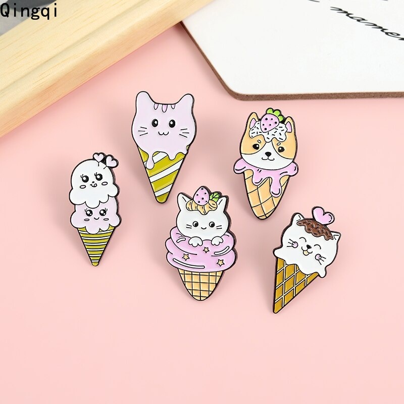 Bros Pin Enamel Desain Kartun Es Krim Anjing Kucing Untuk Dekorasi Pakaian