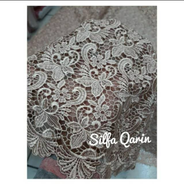 Kain brokat prada. Kain brukat prada. Kain prada. Kain prada meteran. Kain oki prada - bordir