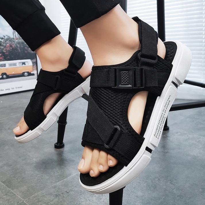 PENJUALAN CEPAT [ COD + Kirim Hari ini ] 2022 Sandal Gunung Pria Baru/Sandal pria gaya Jepang/Sandal