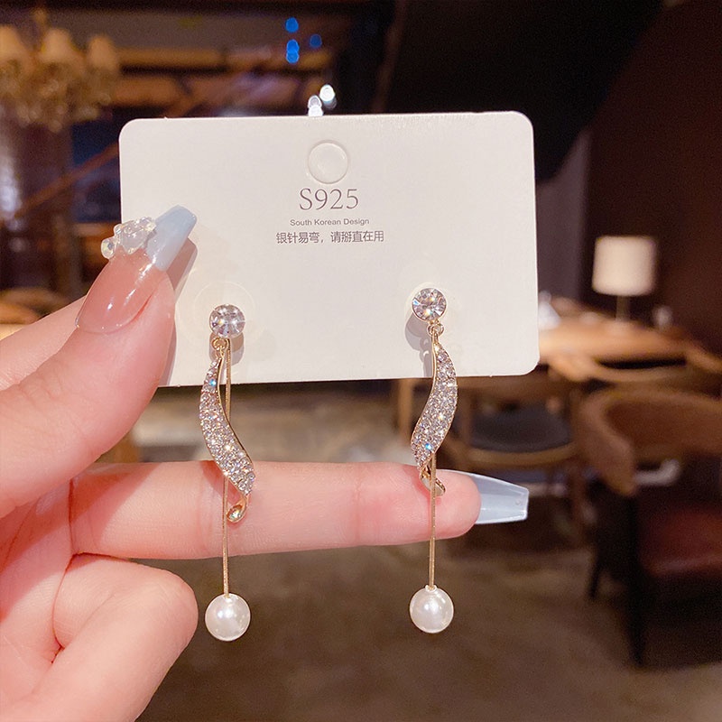 XiaoboACC Anting Gantung Panjang Tusuk Gaya Korea Bentuk Spiral Aksen Rumbai + Mutiara Bahan Silver 925 Untuk Wanita